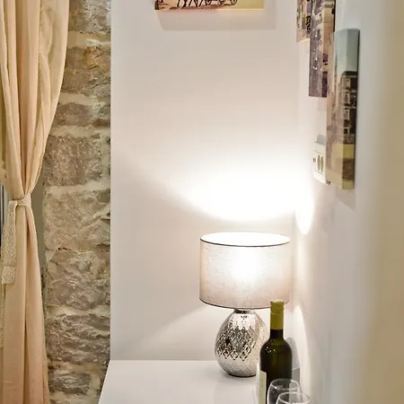 Guest house Luxury Colonna 4*, Center