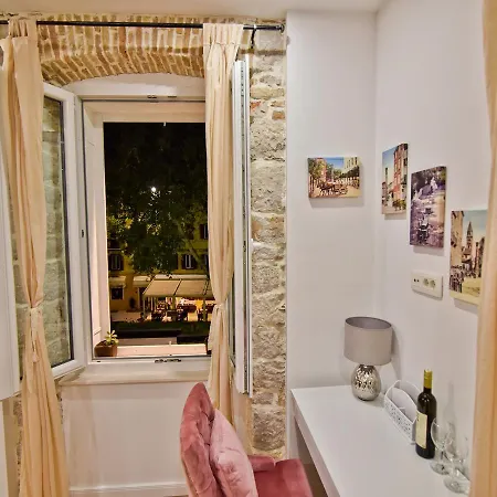 Guest house Luxury Colonna 4*, Center