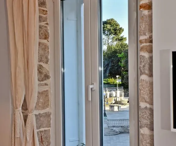 Luxury Colonna 4*, Center Guest house Zadar