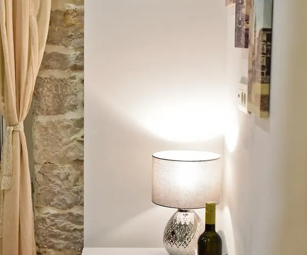 Guest house Luxury Colonna 4*, Center