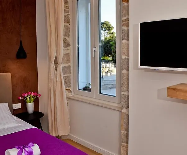 Luxury Colonna 4*, Center Guest house