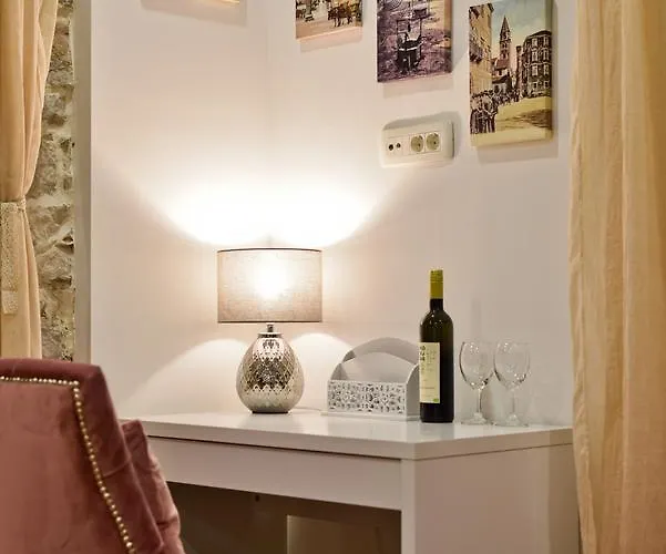 Guest house Luxury Colonna 4*, Center